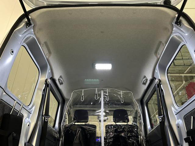 ハイゼットカーゴクルーズ 6.8ディスプレイオーディオ キーフリー保証 新車保証・まごころ保証 1年間・走行距離無制限付き キーフリーシステム 電動格納ドアミラー アイドリングストップ 前席パワーウインドウ コーナーセンサー オートライト オートハイビーム(東京都)の中古車