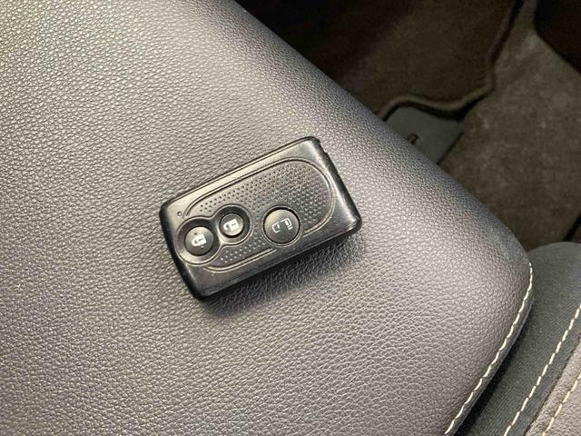 タントカスタムＸ　トップエディションＳＡ衝突被害軽減ブレーキ　横滑り防止装置　アイドリングストップ　ステアリングスイッチ　オートライト　キーフリーシステム　オートエアコン　社外ナビ　バックカメラ　ＥＴＣ　マット　バイザー（岐阜県）の中古車