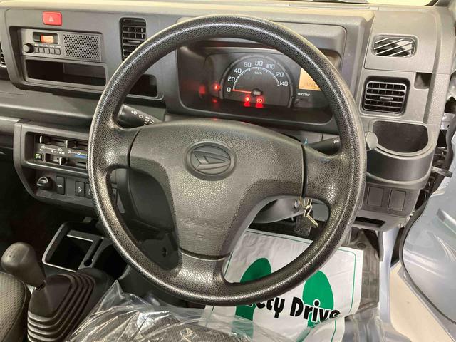 ハイゼットトラックスタンダードＳＡIIIｔ／４ＷＤ／５ＭＴＡＭ／ＦＭラジオ　マニュアルエアコン　パワステ　三方開（三重県）の中古車