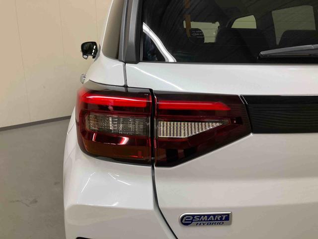 ロッキープレミアムＧ　ＨＥＶ／ハイブリッド／１２００ｃｃ／５人乗りナビ　バックモニター　ドライブレコーダー　プッシュボタンスタート　電動パーキングブレーキ　キーフリー　オートエアコン　アクティブマルチインフォメーションメーター　ＬＥＤ　シーケンシャル　リヤフォグ（三重県）の中古車