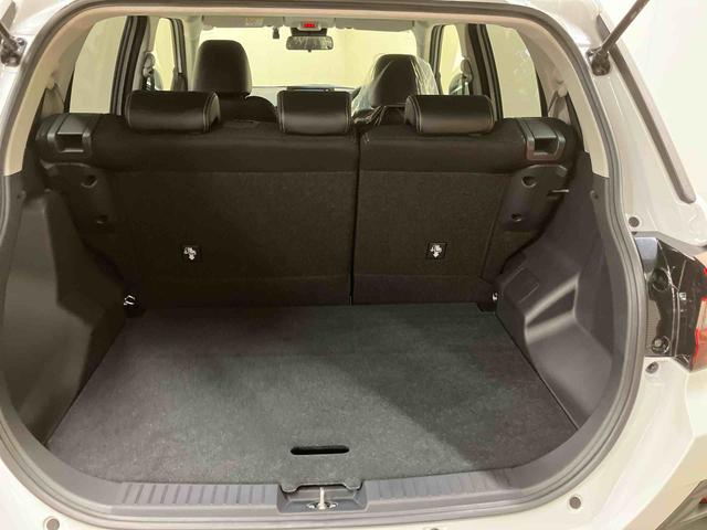 ロッキープレミアムＧ　ＨＥＶ／ハイブリッド／１２００ｃｃ／５人乗りナビ　バックモニター　ドライブレコーダー　プッシュボタンスタート　電動パーキングブレーキ　キーフリー　オートエアコン　アクティブマルチインフォメーションメーター　ＬＥＤ　シーケンシャル　リヤフォグ（三重県）の中古車