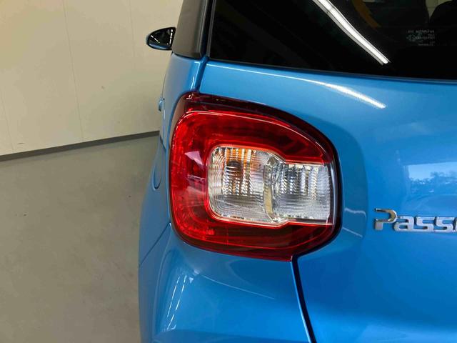 パッソＸ　ＬパッケージＳ／１０００ｃｃナビ　バックモニター　衝突被害軽減ブレーキ　クリアランスソナー　電動ドアミラー　パワーウィンドウ　プッシュボタンスタート　キーフリー　オートエアコン　１０００ｃｃ　５人乗り　マット　バイザー（三重県）の中古車