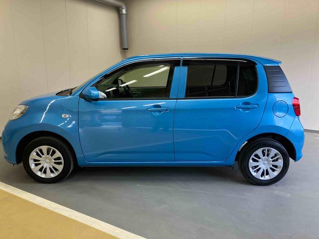 パッソＸ　ＬパッケージＳ／１０００ｃｃナビ　バックモニター　衝突被害軽減ブレーキ　クリアランスソナー　電動ドアミラー　パワーウィンドウ　プッシュボタンスタート　キーフリー　オートエアコン　１０００ｃｃ　５人乗り　マット　バイザー（三重県）の中古車