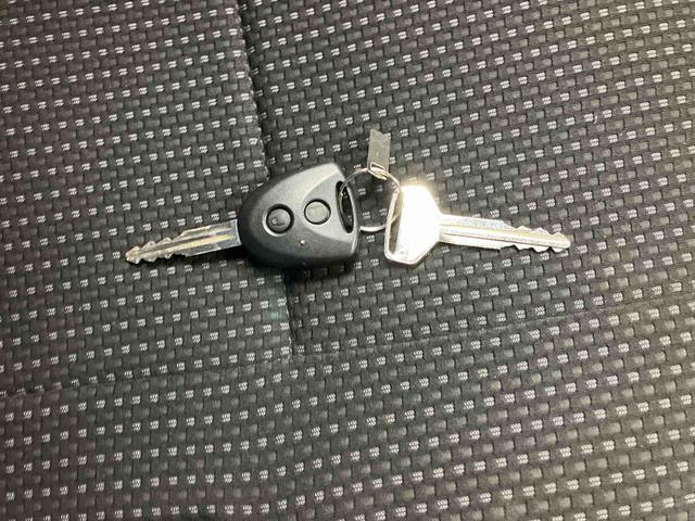 ハイゼットカーゴデラックスＳＡ３／４ＷＤ　４ＡＴ／ナビバックモニター　ドライブレコーダー　ナビ　キーレスエントリー　前席パワーウィンドウ　スマートアシスト３　インパネシフト　マニュアルエアコン（三重県）の中古車