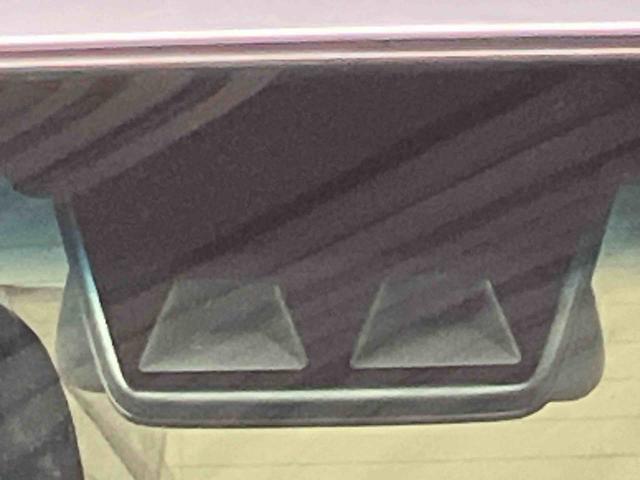 ハイゼットカーゴデラックスＳＡIII／４ＷＤスマートアシスト　コーナーセンサー　オートハイビーム　パワステ　前席パワーウィンドウ　ＡＭ／ＦＭラジオ　マニュアルエアコン　キーレスエントリー（三重県）の中古車