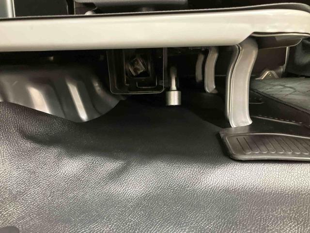 ハイゼットカーゴデラックスＳＡIII／４ＷＤスマートアシスト　コーナーセンサー　オートハイビーム　パワステ　前席パワーウィンドウ　ＡＭ／ＦＭラジオ　マニュアルエアコン　キーレスエントリー（三重県）の中古車