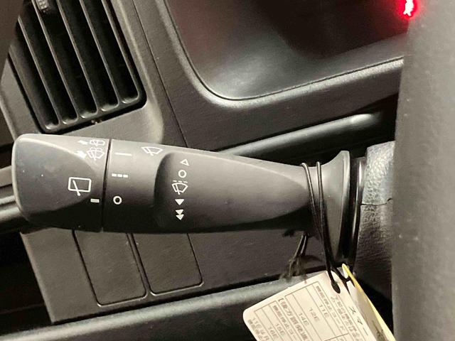 ハイゼットカーゴデラックスＳＡIII／４ＷＤスマートアシスト　コーナーセンサー　オートハイビーム　パワステ　前席パワーウィンドウ　ＡＭ／ＦＭラジオ　マニュアルエアコン　キーレスエントリー（三重県）の中古車