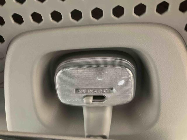 ハイゼットカーゴデラックスＳＡIII／４ＷＤスマートアシスト　コーナーセンサー　オートハイビーム　パワステ　前席パワーウィンドウ　ＡＭ／ＦＭラジオ　マニュアルエアコン　キーレスエントリー（三重県）の中古車