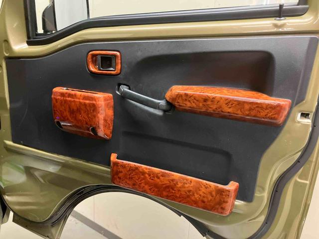 ハイゼットトラックEXT/4WD/5MT純正ナビ バックモニター マニュアルエアコン キーレスエントリー 作業灯 ゲートプロテクター LED バイザー フロアマット フロントシェルフ 三方開 4WD 5MT パワーウィンドウ(三重県)の中古車