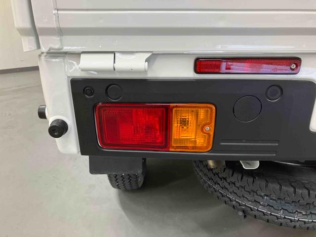 ハイゼットトラックスタンダード/4WD/CVTAM/FMラジオ マニュアルエアコン パワステ ABS スマートアシスト フロアマット オートライト 三方開 荷台マット 4WD CVT(三重県)の中古車