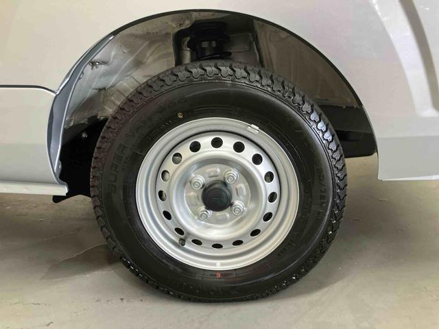 ハイゼットトラックスタンダード/4WD/CVTAM/FMラジオ マニュアルエアコン パワステ ABS スマートアシスト フロアマット オートライト 三方開 荷台マット 4WD CVT(三重県)の中古車