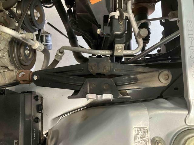 ハイゼットトラックＥＸＴ４ＷＤ　５速マニュアル　エアコン　パワステ　パワーウインドウ　ＡＭ／ＦＭラジオ（三重県）の中古車