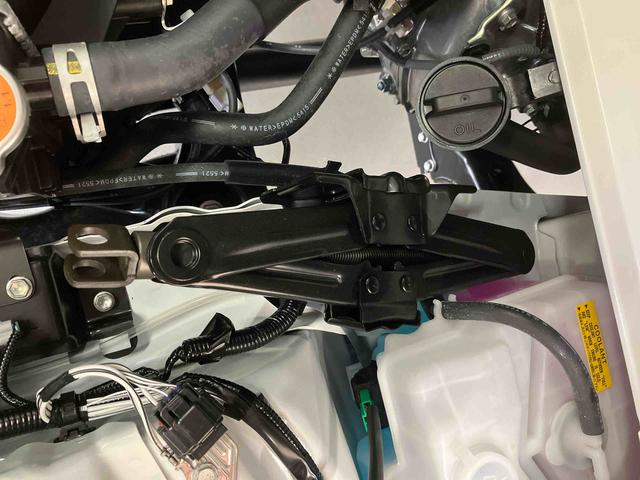 ハイゼットトラックスタンダード／４ＷＤ／５ＭＴ４ＷＤ　５ＭＴ　ＡＭ／ＦＭラジオ　マニュアルエアコン　スマートアシスト　アイドリングストップ　オートライト（三重県）の中古車