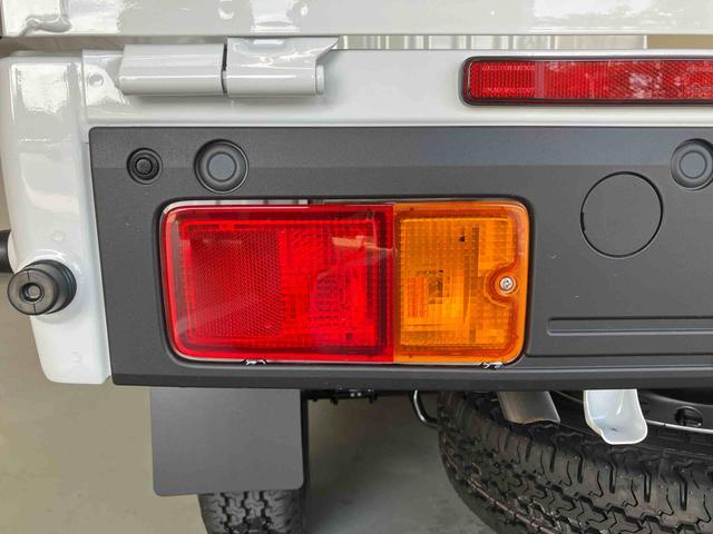 ハイゼットトラックスタンダード／４ＷＤ／５ＭＴ４ＷＤ　５ＭＴ　ＡＭ／ＦＭラジオ　マニュアルエアコン　スマートアシスト　アイドリングストップ　オートライト（三重県）の中古車