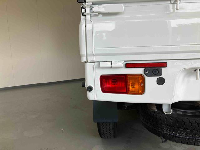 ハイゼットトラックＥＸＴ／４ＷＤ／５ＭＴ／ＣＤ／キーレス４ＷＤ　５ＭＴ　ゲートプロテクター　純正ＣＤチューナーデッキ　マニュアルエアコン　キーレスエントリー　スマートアシスト　パワーウィンドウ　スーパーデフロック　Ｈｉ−Ｌｏモード切替機構　作業灯　三方開（三重県）の中古車
