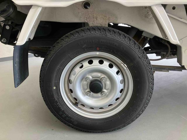 ハイゼットトラックＥＸＴ／４ＷＤ／５ＭＴ／ＣＤ／キーレス４ＷＤ　５ＭＴ　ゲートプロテクター　純正ＣＤチューナーデッキ　マニュアルエアコン　キーレスエントリー　スマートアシスト　パワーウィンドウ　スーパーデフロック　Ｈｉ−Ｌｏモード切替機構　作業灯　三方開（三重県）の中古車
