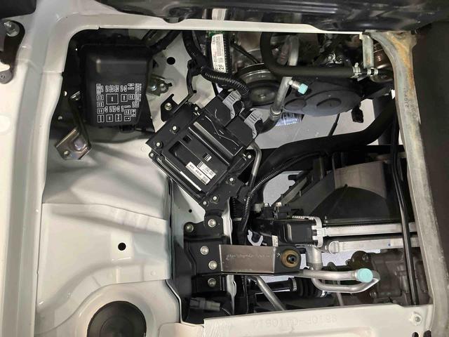 ハイゼットトラックＥＸＴ／４ＷＤ／５ＭＴ／ＣＤ／キーレス４ＷＤ　５ＭＴ　ゲートプロテクター　純正ＣＤチューナーデッキ　マニュアルエアコン　キーレスエントリー　スマートアシスト　パワーウィンドウ　スーパーデフロック　Ｈｉ−Ｌｏモード切替機構　作業灯　三方開（三重県）の中古車