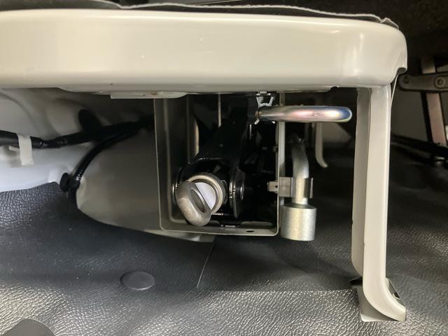 ハイゼットカーゴＤＸ／ＡＭ／ＦＭラジオ／キーレス／前席パワーウィンドウＡＭ／ＦＭラジオ　マニュアルエアコン　キーレスエントリー　スマートアシスト　前席パワーウィンドウ（三重県）の中古車