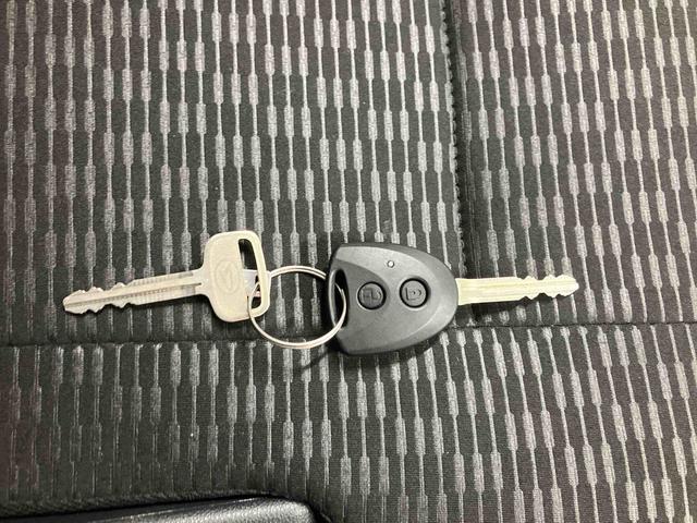 ハイゼットカーゴＤＸ／ＣＤ／キーレスエントリーＣＤ　マニュアルエアコン　キーレスエントリー　スマートアシスト　前席パワーウィンドウ（三重県）の中古車