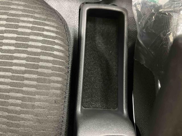 ハイゼットカーゴＤＸ／ＡＭ／ＦＭラジオ／キーレス／パワーウィンドウ前席ＡＭ／ＦＭラジオ　マニュアルエアコン　キーレスエントリー　スマートアシスト　前席パワーウィンドウ（三重県）の中古車