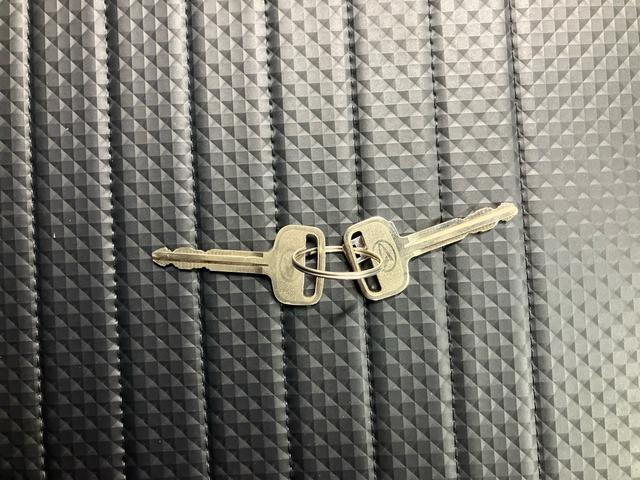 ハイゼットトラックスタンダード／ＡＭ／ＦＭラジオ／４ＷＤ／スマアシＡＭ／ＦＭラジオ　４ＷＤ　マニュアルエアコン　スマートアシスト　オートライト　３方開　オートライト（三重県）の中古車