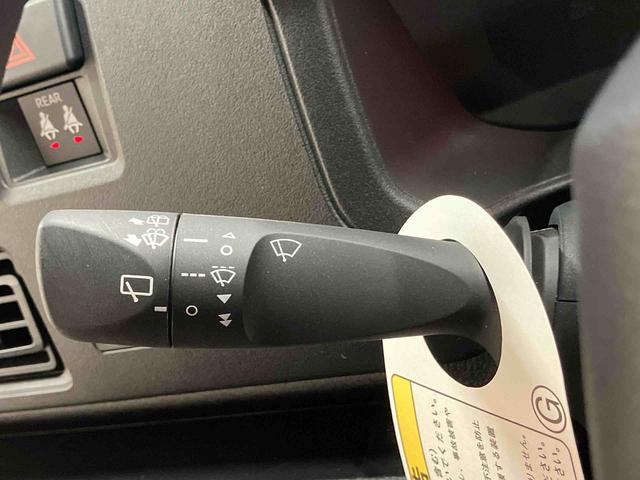 ハイゼットカーゴＤＸ／マニュアルエアコン／キーレス／パワーウィンドウＡＭ／ＦＭラジオ　マニュアルエアコン　スマートアシスト　キーレスエントリー　パワーウィンドウ　スクエアボディ　水平格納式リヤシート　オーバーヘッドシェルフ　ハイルーフ（三重県）の中古車