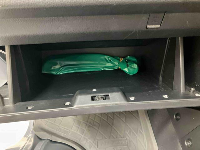 ハイゼットトラックジャンボＳＡIIIｔ／４ＷＤ／４ＡＴ／ＣＤ／キーレス／作業灯４ＷＤ　４ＡＴ　ＣＤ　マニュアルエアコン　キーレスエントリー　パワステ　パワーウィンドウ　ゲートプロテクター　荷台マット　テールゲートチェーン　アルミホイール　バイザー　ハイルーフ　作業灯（三重県）の中古車