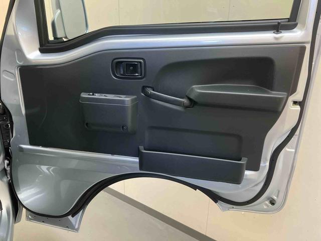 ハイゼットトラックジャンボＳＡIIIｔ／４ＷＤ／４ＡＴ／ＣＤ／キーレス／作業灯４ＷＤ　４ＡＴ　ＣＤ　マニュアルエアコン　キーレスエントリー　パワステ　パワーウィンドウ　ゲートプロテクター　荷台マット　テールゲートチェーン　アルミホイール　バイザー　ハイルーフ　作業灯（三重県）の中古車