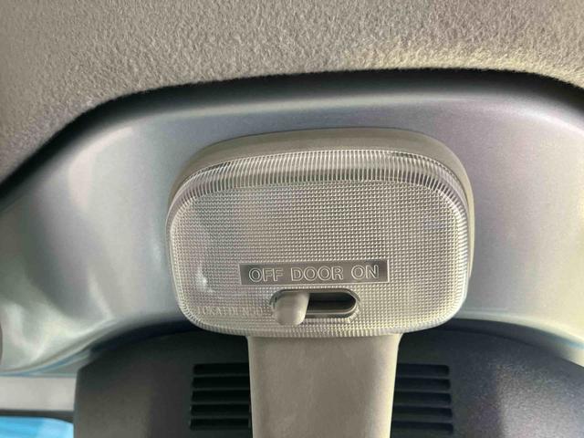 ハイゼットトラックジャンボＳＡIIIｔ／４ＷＤ／４ＡＴ／ＣＤ／キーレス／作業灯４ＷＤ　４ＡＴ　ＣＤ　マニュアルエアコン　キーレスエントリー　パワステ　パワーウィンドウ　ゲートプロテクター　荷台マット　テールゲートチェーン　アルミホイール　バイザー　ハイルーフ　作業灯（三重県）の中古車