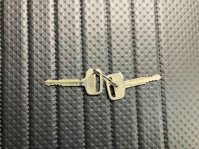 ハイゼットトラックスタンダード／４ＷＤ／５ＭＴ／三方開／スマアシ４ＷＤ　５ＭＴ　マニュアルエアコン　ＡＭ／ＦＭラジオ　パワステ　スマートアシスト　三方開（三重県）の中古車