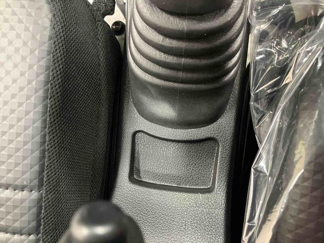 ハイゼットトラックスタンダード／４ＷＤ／５ＭＴ／三方開／スマアシ４ＷＤ　５ＭＴ　マニュアルエアコン　ＡＭ／ＦＭラジオ　パワステ　スマートアシスト　三方開（三重県）の中古車