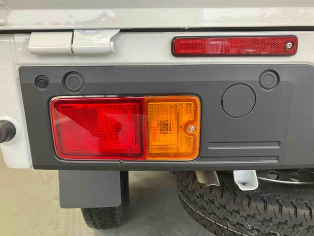 ハイゼットトラックジャンボスタンダード／４ＷＤ／ＣＶＴ／ハイルーフ電子制御式４ＷＤ　ＣＶＴ　ＡＭ／ＦＭラジオ　マニュアルエアコン　ハイルーフ　オーバーヘッドシェルフ　格納式テールゲートチェーン　リクライニング　荷台マット　三方開（三重県）の中古車