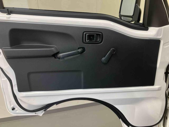 ハイゼットトラックジャンボスタンダード／４ＷＤ／ＣＶＴ／ハイルーフ電子制御式４ＷＤ　ＣＶＴ　ＡＭ／ＦＭラジオ　マニュアルエアコン　ハイルーフ　オーバーヘッドシェルフ　格納式テールゲートチェーン　リクライニング　荷台マット　三方開（三重県）の中古車