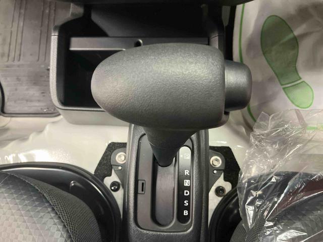 ハイゼットトラックジャンボスタンダード／４ＷＤ／ＣＶＴ／ハイルーフ電子制御式４ＷＤ　ＣＶＴ　ＡＭ／ＦＭラジオ　マニュアルエアコン　ハイルーフ　オーバーヘッドシェルフ　格納式テールゲートチェーン　リクライニング　荷台マット　三方開（三重県）の中古車