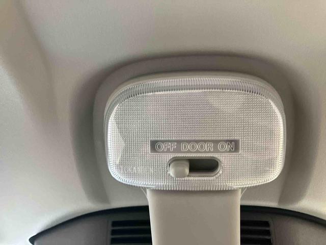 ハイゼットトラックジャンボスタンダード／４ＷＤ／ＣＶＴ／ハイルーフ電子制御式４ＷＤ　ＣＶＴ　ＡＭ／ＦＭラジオ　マニュアルエアコン　ハイルーフ　オーバーヘッドシェルフ　格納式テールゲートチェーン　リクライニング　荷台マット　三方開（三重県）の中古車