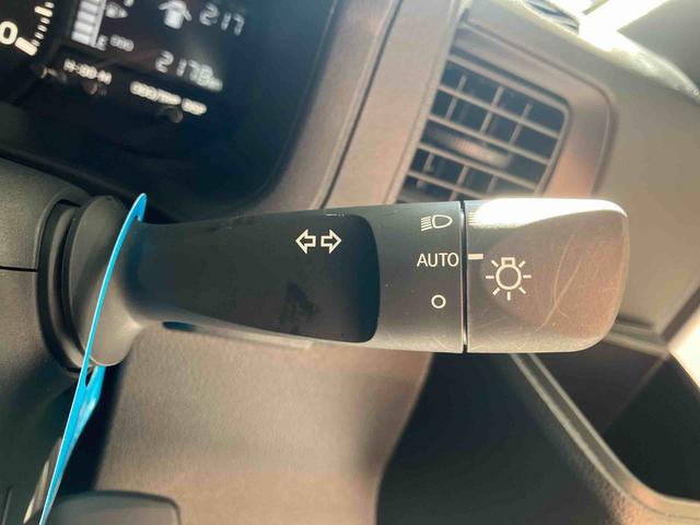 ハイゼットカーゴＤＸ／ＡＭ／ＦＭラジオ／キーレス／パワーウィンドウキーレスエントリー　前席パワーウィンドウ　ＡＭ／ＦＭラジオ　マニュアルエアコン　スクエアボディ　スマートアシスト　インパネシフト（三重県）の中古車