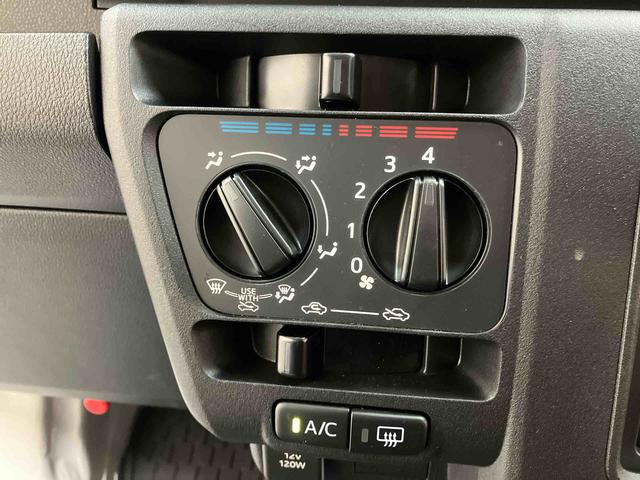 ハイゼットカーゴＤＸ／ＡＭ／ＦＭラジオ／キーレス／前席パワーウィンドウ衝突回避支援ブレーキ　アイドリングストップ　ＡＭ／ＦＭラジオ　キーレスエントリー　オートハイビーム　オートライト　コーナーセンサー　前席パワーウィンドウ　ハロゲンヘッドランプ　マニュアルエアコン（三重県）の中古車