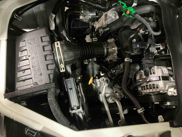 ハイゼットカーゴＤＸ／ＡＭ／ＦＭラジオ／キーレス／前席パワーウィンドウ衝突回避支援ブレーキ　アイドリングストップ　ＡＭ／ＦＭラジオ　キーレスエントリー　オートハイビーム　オートライト　コーナーセンサー　前席パワーウィンドウ　ハロゲンヘッドランプ　マニュアルエアコン（三重県）の中古車