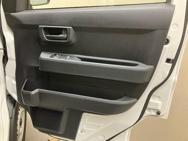 ハイゼットカーゴＤＸ／ＡＭ／ＦＭラジオ／キーレス／前席パワーウィンドウ衝突回避支援ブレーキ　アイドリングストップ　ＡＭ／ＦＭラジオ　キーレスエントリー　オートハイビーム　オートライト　コーナーセンサー　前席パワーウィンドウ　ハロゲンヘッドランプ　マニュアルエアコン（三重県）の中古車