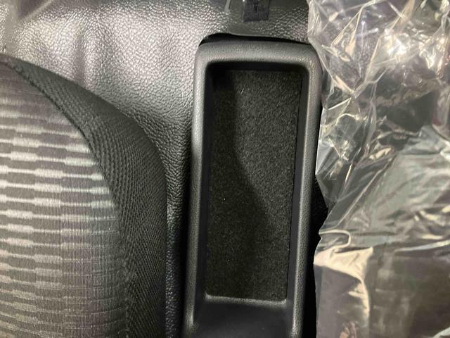 ハイゼットカーゴＤＸ／ＡＭ／ＦＭラジオ／キーレス／前席パワーウィンドウ衝突回避支援ブレーキ　アイドリングストップ　ＡＭ／ＦＭラジオ　キーレスエントリー　オートハイビーム　オートライト　コーナーセンサー　前席パワーウィンドウ　ハロゲンヘッドランプ　マニュアルエアコン（三重県）の中古車