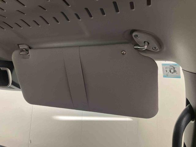 ハイゼットカーゴＤＸ／ＡＭ／ＦＭラジオ／キーレス／前席パワーウィンドウ衝突回避支援ブレーキ　アイドリングストップ　ＡＭ／ＦＭラジオ　キーレスエントリー　オートハイビーム　オートライト　コーナーセンサー　前席パワーウィンドウ　ハロゲンヘッドランプ　マニュアルエアコン（三重県）の中古車