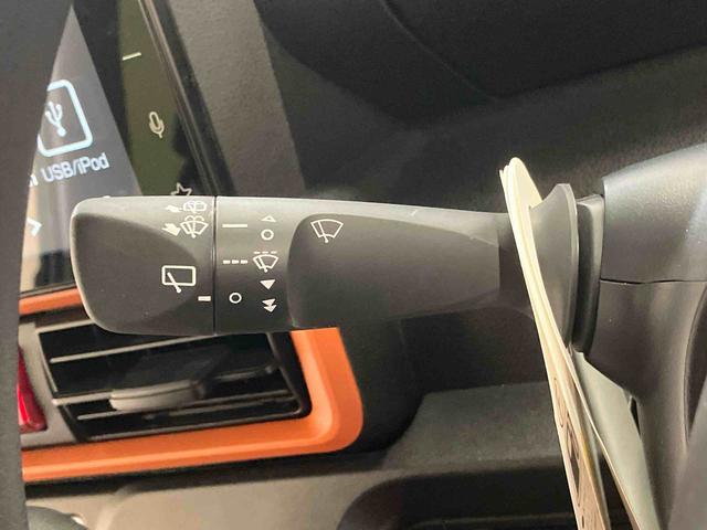 タントファンクロス／両側パワースライドドアディスプレイオーディオ　バックモニター　両側パワースライドドア　イージークローザー　プッシュボタンスタート　電動パーキングブレーキ　キーフリー　前席シートヒーター　アウトドア　ＵＳＶ　ＬＥＤ（三重県）の中古車