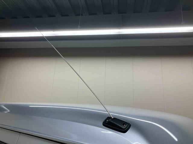 ハイゼットカーゴＤＸ／両側スライドドア／キーレス／前席パワーウィンドウＡＭ／ＦＭラジオ　キーレスエントリー　マニュアルエアコン　前席パワーウィンドウ　ハイルーフ　オーバーヘッドシェルフ　手引き式パーキングブレーキ　スマートアシスト　コーナーセンサー　ユースフルナット（三重県）の中古車