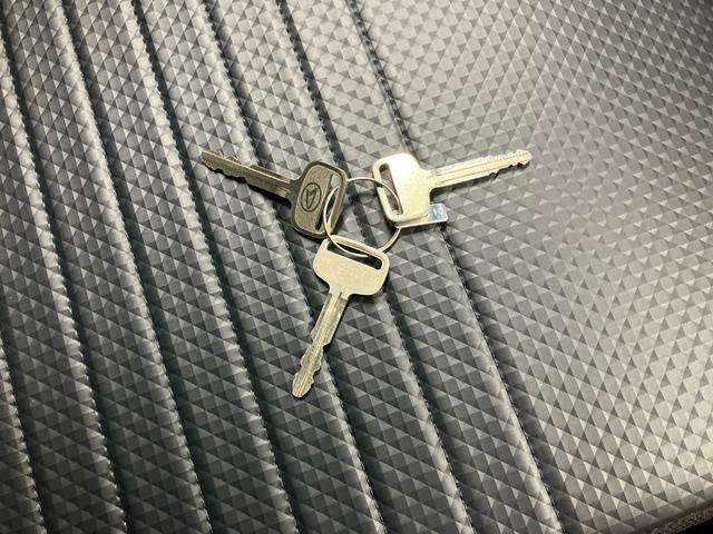 ハイゼットトラックスタンダード／４ＷＤ／５ＭＴＡＭ／ＦＭラジオ　マニュアルエアコン　ガードフレーム　マルチインフォメーションディスプレイ　スマートアシスト　オートハイビーム　コーナーセンサー（三重県）の中古車