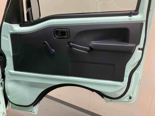 ハイゼットトラックスタンダード／４ＷＤ／５ＭＴラジオ　マニュアルエアコン　スマートアシスト　オートハイビーム　コーナーセンサー　パワーステアリング　スマートアシスト　ゲートプロテクター　ガードフレームプロテクター　バイザー（三重県）の中古車