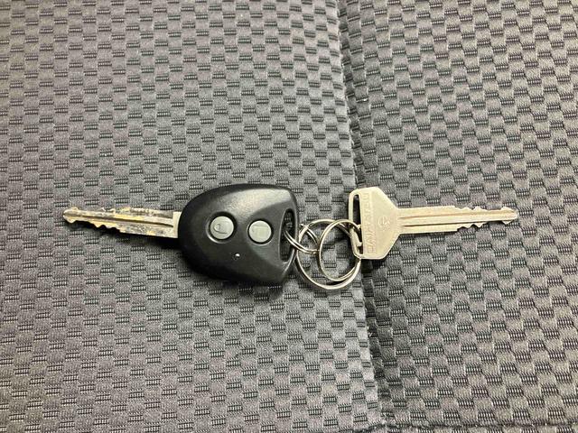 ハイゼットトラックジャンボ／４ＷＤ／５ＭＴ／ナビナビ　パワーウィンドウ　キーレスエントリー　作業灯　ゲートプロテクター＆ガードフレームプロテクター　荷台マット　バイザー　ハイルーフ　リクライニングシート（三重県）の中古車