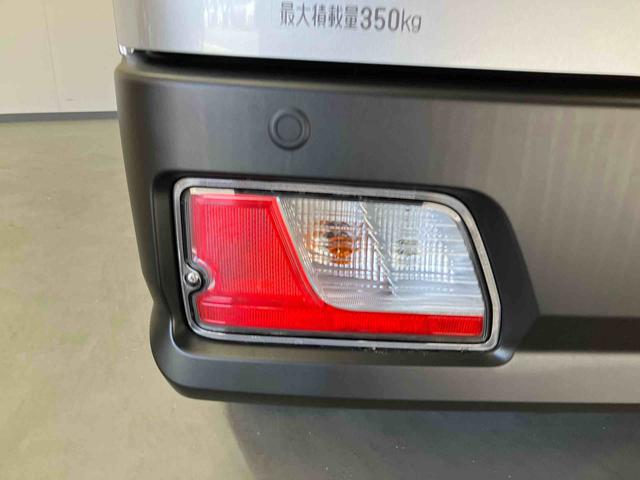 ハイゼットカーゴＤＸＡＭ／ＦＭラジオ　キーレスエントリー　前席パワーウィンドウ　マルチインフォメーションディスプレイ　オーバーヘッドシェルフ　オートハイビーム　コーナーセンサー　スマートアシスト（三重県）の中古車