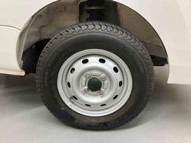 ハイゼットトラックスタンダード／２ＷＤ／５ＭＴＡＭ／ＦＭラジオ　マニュアルエアコン　パワステ　エアバック　フロアマット　バイザー　ゲートプロテクター　テールゲートチェーン　三方開　荷台マット（三重県）の中古車