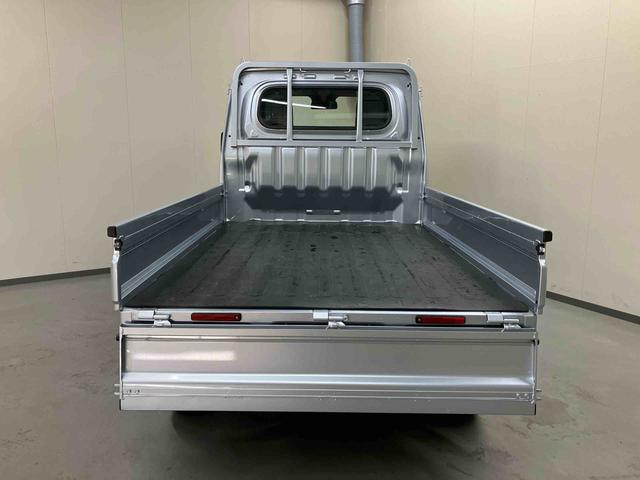 ハイゼットトラックスタンダード/4WD/CVTAM/FMラジオ マニュアルエアコン パワステ エアバック フロアマット 三方開 荷台マット ガードフレーム オートハイビーム コーナーセンサー スマートアシスト(三重県)の中古車