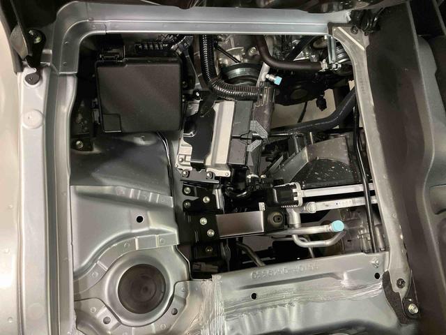ハイゼットトラックスタンダード／４ＷＤ／５ＭＴＡＭ／ＦＭラジオ　マニュアルエアコン　パワステ　ＡＢＳ　スマートアシスト　コーナーセンサー　オートライト　オートハイビーム　三方開　ハロゲンヘッドランプ　荷台マット　フロアマット（三重県）の中古車